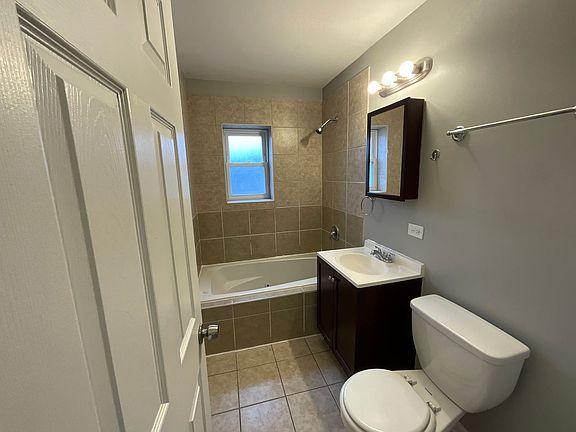 5th image of 4724 S Michigan Ave #4D