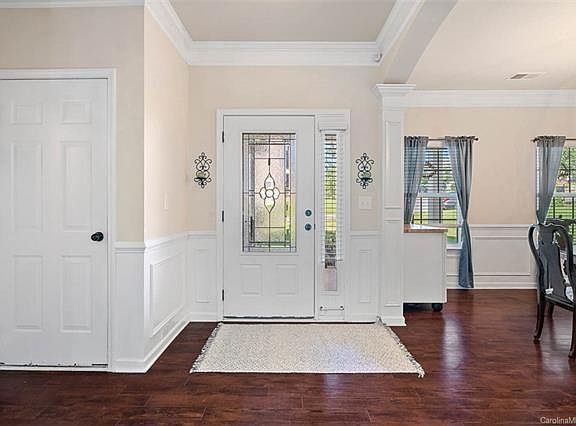 3rd image of 143 Planters Dr