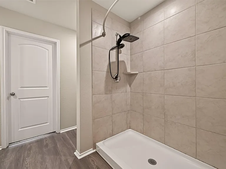 21422 Chester Cliff Ln — Photo 36