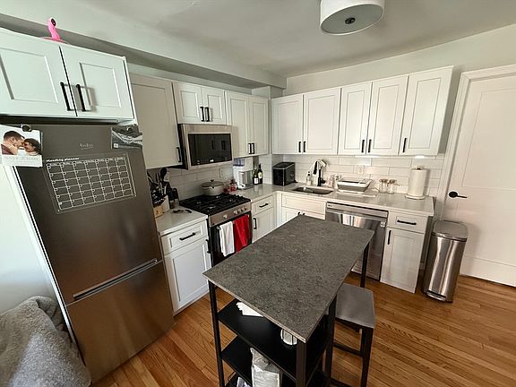 2nd image of 204 Endicott St APT 2