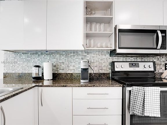 4th image of 1200 Brickell Bay Dr Ph 4115