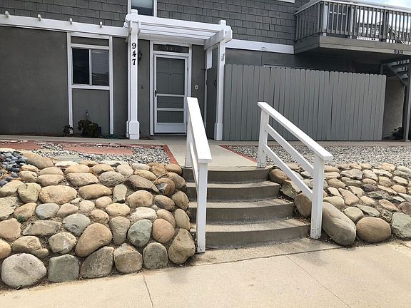 2nd image of 947 & 949 Sand Ct