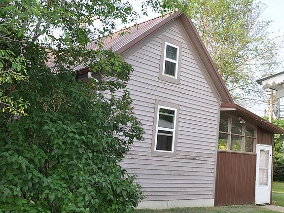 4th image of 214 1st Ave E