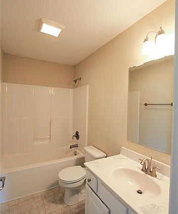 4th image of 103 Capital St Unit 304