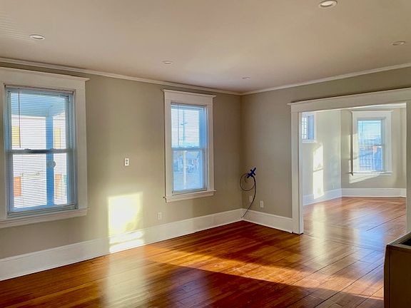 3rd image of 115 Bellevue St #2