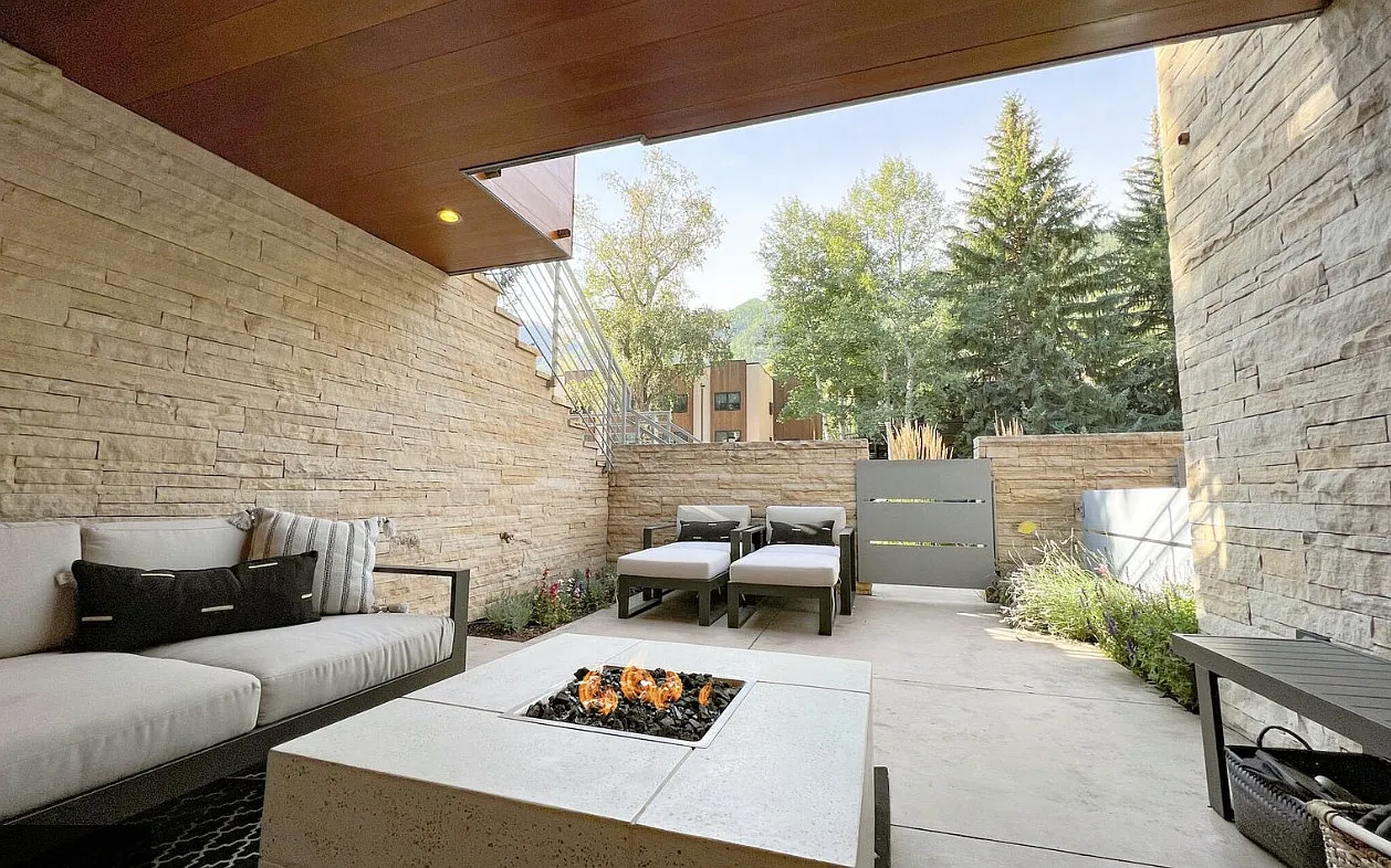 2 bed, 778 sqft, $18,000 — Photo 4