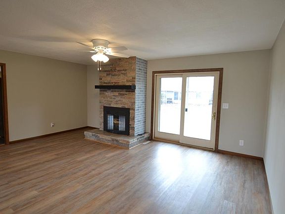 5th image of 908 Cherry Ln