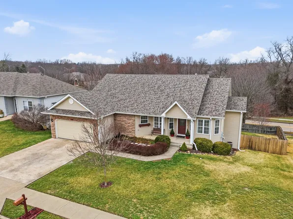 2907 Lake Town Dr, Columbia, MO 65203