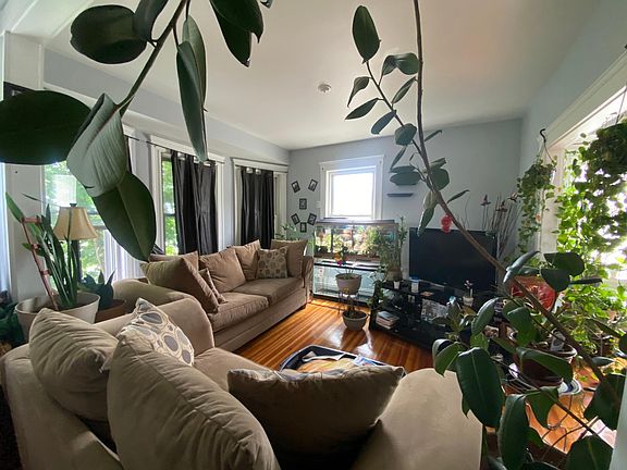 3rd image of 184 Furnace Brook Pkwy #2
