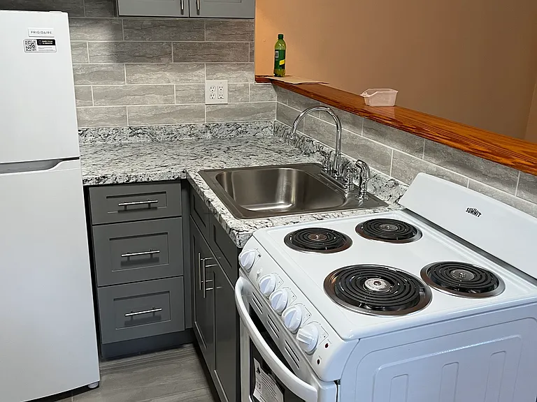 4725-4727 Chester Ave #B8 — Photo 6