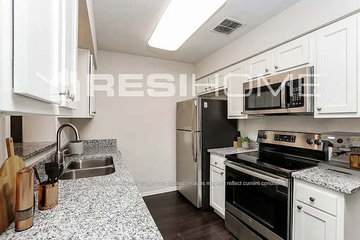 3 bed, 2.0 bath, 1124 sqft, $1,825 — Photo 2