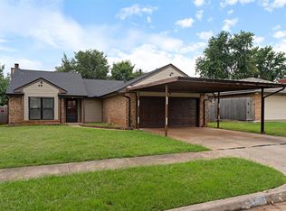 2224 NE 8th St, Moore, OK 73160