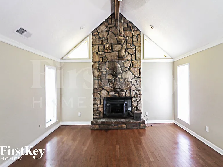 5979 Rosewind Cir W — Photo 2