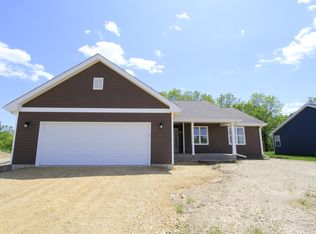 121 Rolling Meadow Dr, Darien, WI 53114