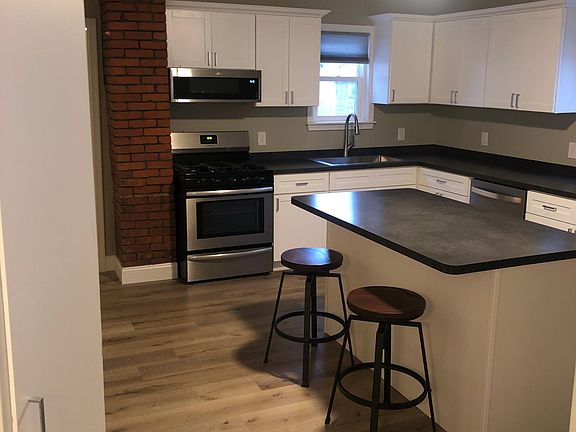 2nd image of 31 Marion St #1