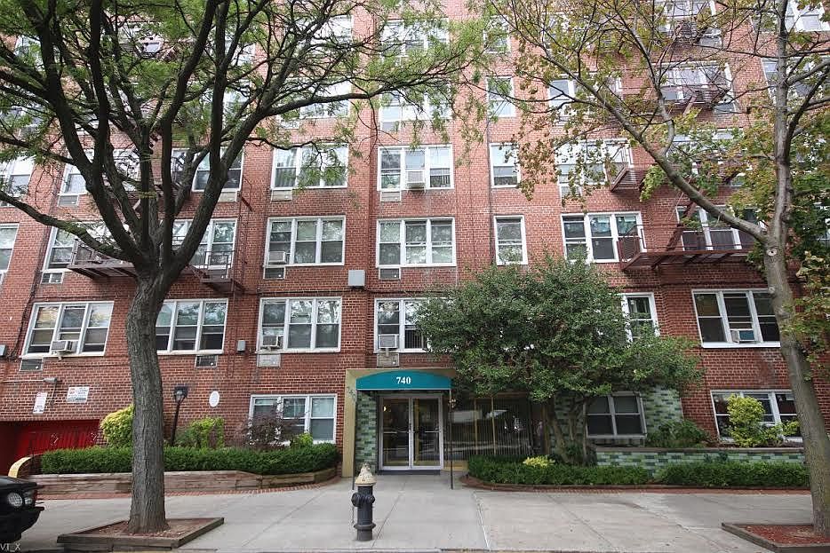 1st image of 740 E 32nd St #7