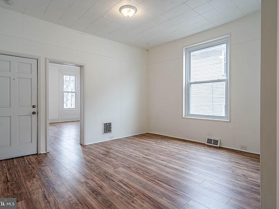 2nd image of 303 S Main St #1