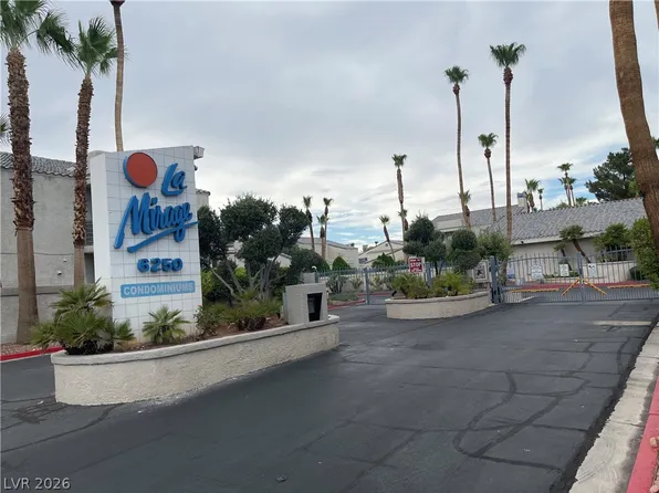 6250 W Flamingo Rd APT 142, Spring Valley, NV 89103