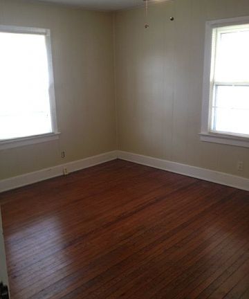 2nd image of 426 E Emerald Ave