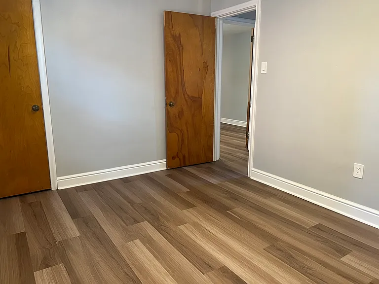 Royal Gardens Apartments — Photo 44