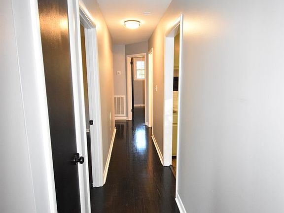 5th image of 330 Crest Dr