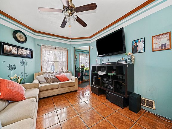 5th image of 4139 N Drake Ave W