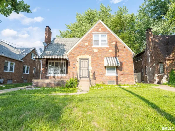 2002 N Dechman Ave, Peoria, IL 61603