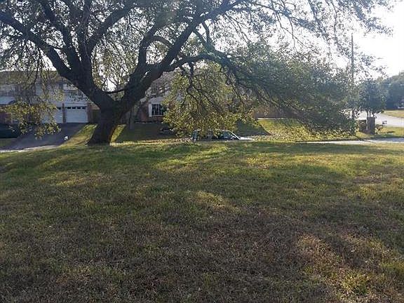 2nd image of 10 Roseland Dr