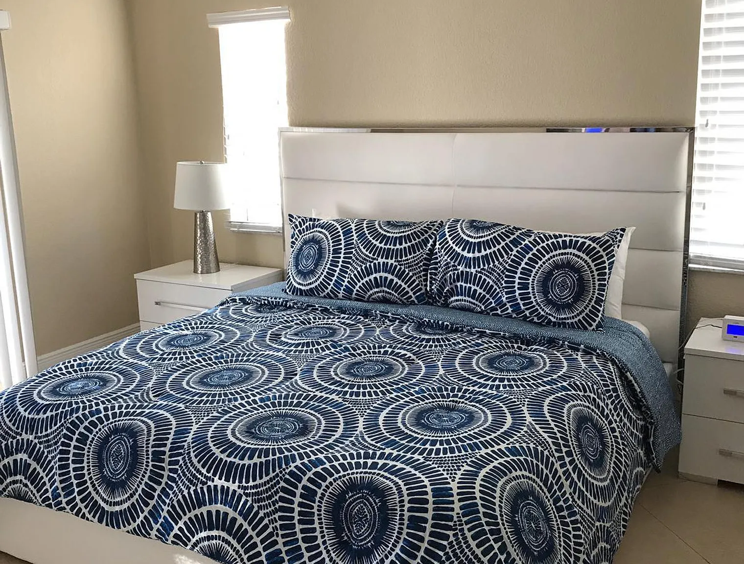 4 bed, 2.0 bath, 2142 sqft, $4,560 — Photo 4