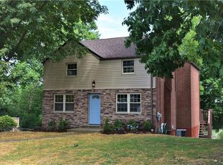 6819 Ridgevue Dr, Pittsburgh, PA 15236