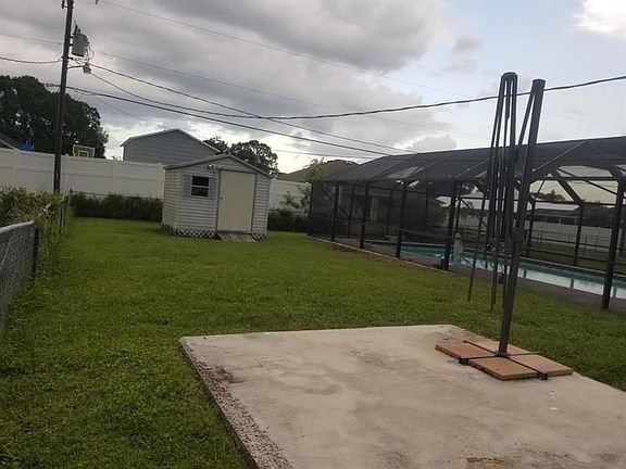 4th image of 1381 SE Odonnell Ln
