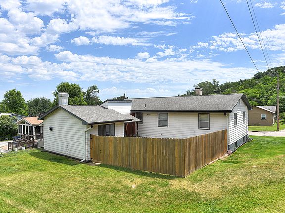 4th image of 734 Lori Ln