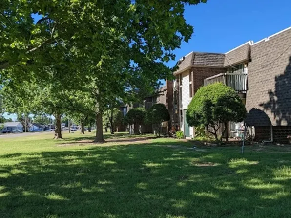 Bethany Place Apartments - Near Eldon Lyon and Downtown Bethany!