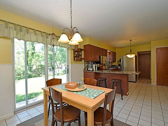 5th image of 3728 Benhill Dr