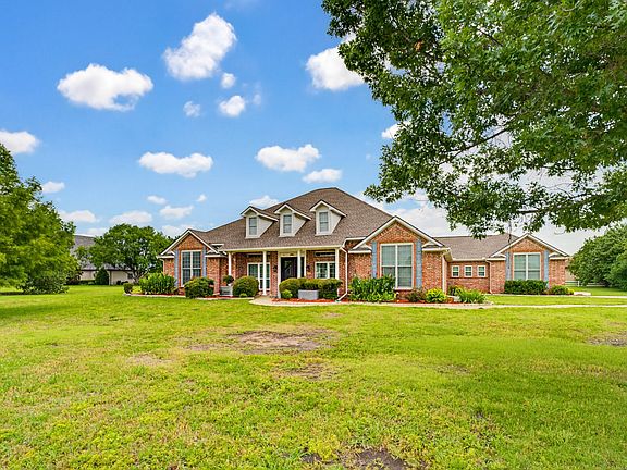 2nd image of 201 Willowcrest