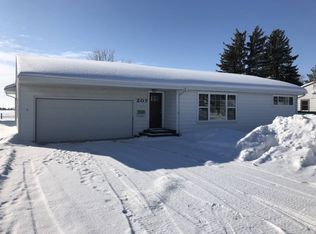 207 13th St W, Bottineau, ND 58318