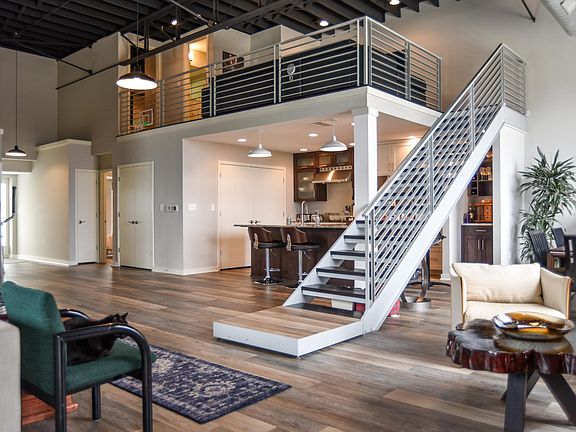 19 ft ceilings. 4 bedroom 3 1/2 baths