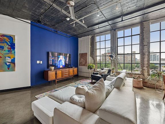 4th image of 1122 Jackson St APT 413