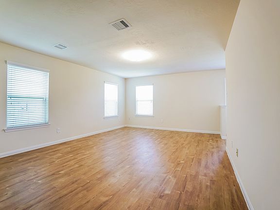 4th image of 727 N Ella Creek Dr