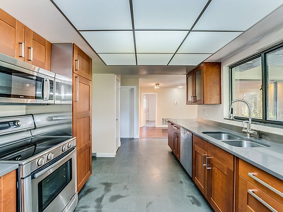 2nd image of 344 Timberwood Trl