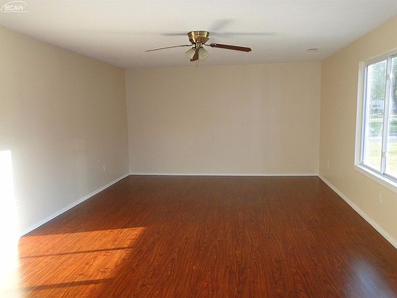 3rd image of 12463 Wallace Dr