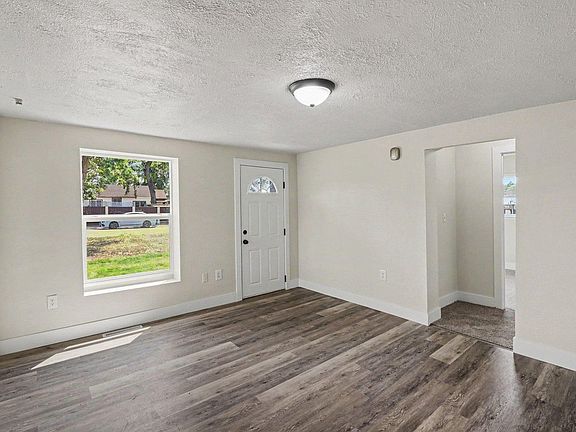 5th image of 701 35th St
