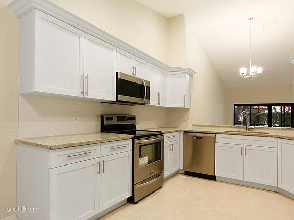 4th image of 9844 Pavarotti Ter APT 104