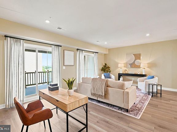 3rd image of 24274 Thurso Sq