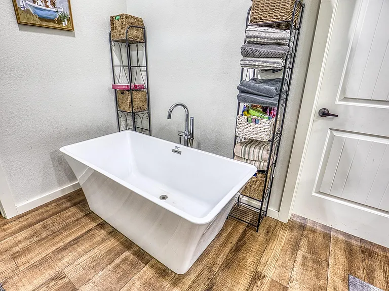 102 Hilltop Ct — Photo 19