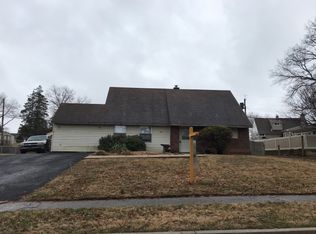 24 Quay Rd, Levittown, PA 19057