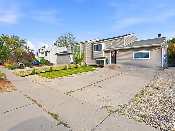 3rd image of 6443 S Cyclamen Way