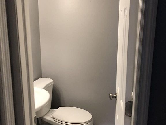 2nd image of 11 Tenandaho Ln
