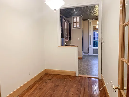 Rented by Capri Jet Realty Corp | media 23