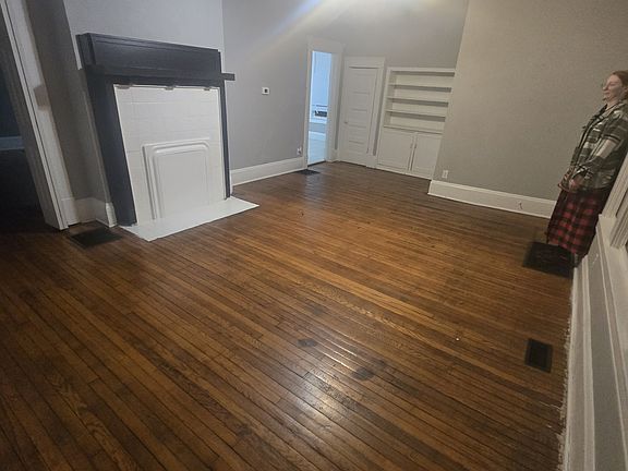 3rd image of 131 Park Blvd #B